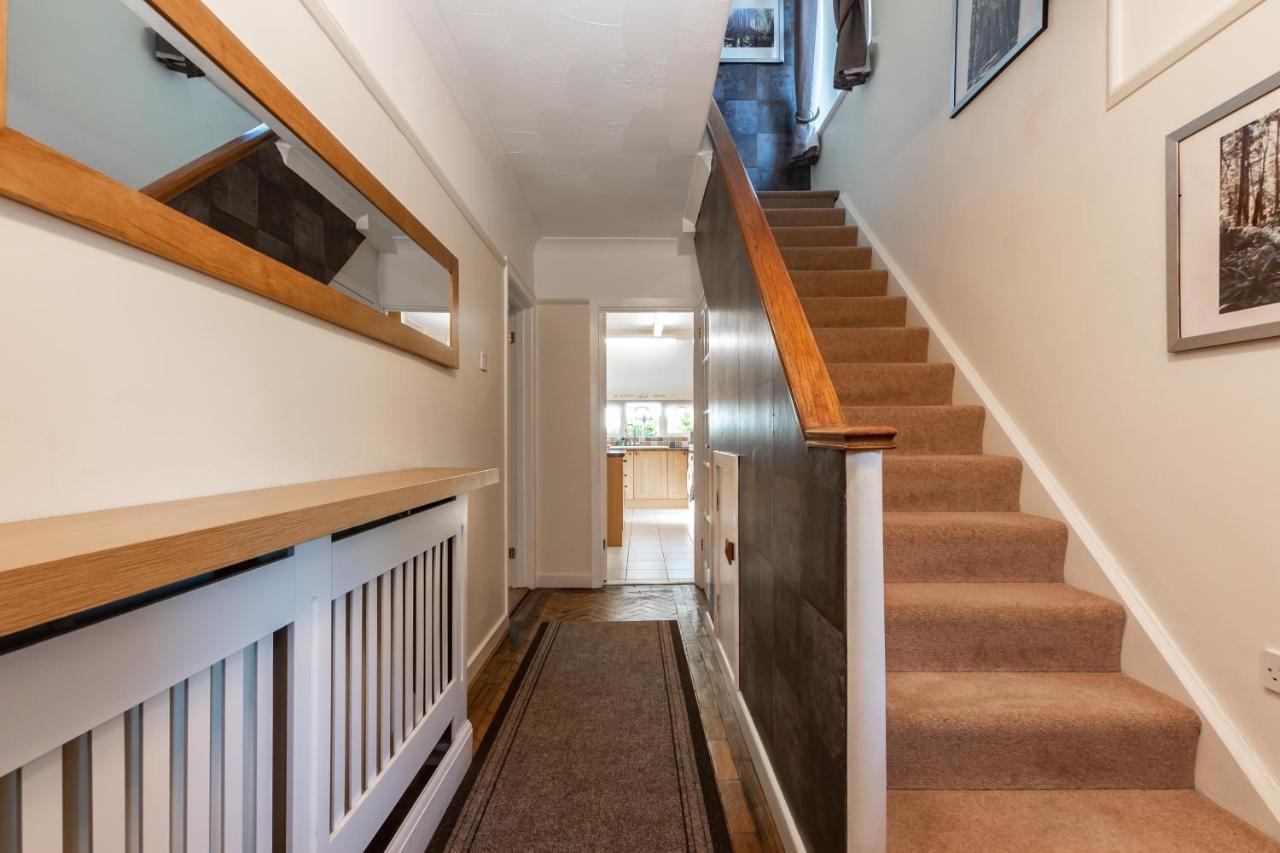 Cheerful 3-Bedroom Douglas House With Patio 南安普敦 外观 照片
