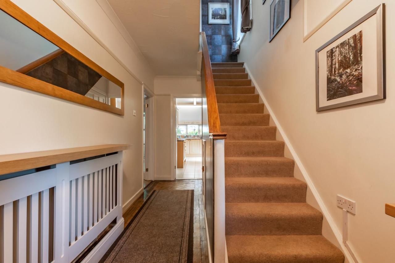 Cheerful 3-Bedroom Douglas House With Patio 南安普敦 外观 照片